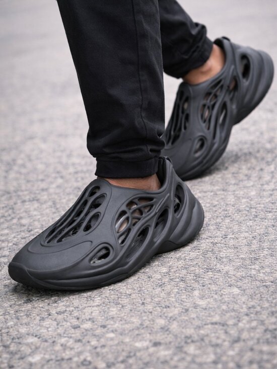 Adidas Yeezy Foam Runner “Onyx” – Size 12 (Men’s) main image 5